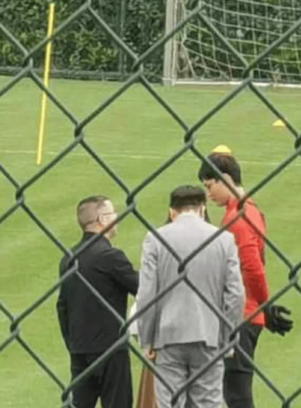 成都蓉城俱樂(lè )部投資方教育球員張巖言論引發(fā)關(guān)注