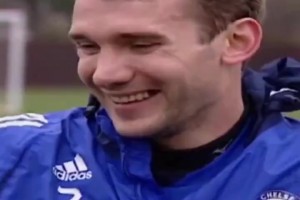 馬拉多納造訪(fǎng)切爾西影像，這就是球王的人格魅力！